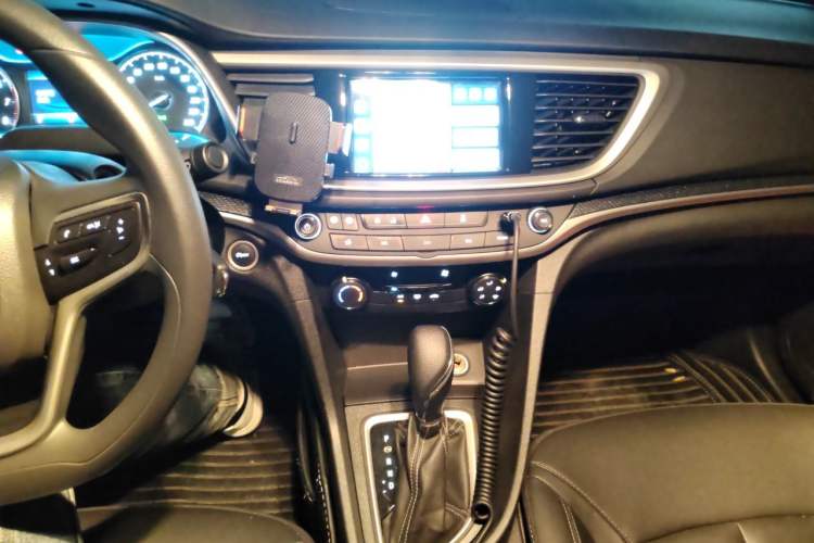 Used Buick GT 2021 Revised Version Flagship 1.5L Automatic Elite Edition Audio And AC Panel