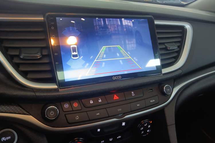 Used Buick GT 2021 Revised Version 1.3T Automatic Mild Hybrid Elite Edition Audio And AC Panel