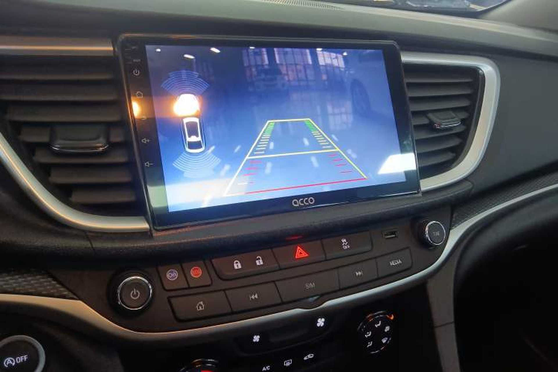 Used Buick GT 2021 Revised Version 1.3T Automatic Mild Hybrid Elite Edition Audio And AC Panel