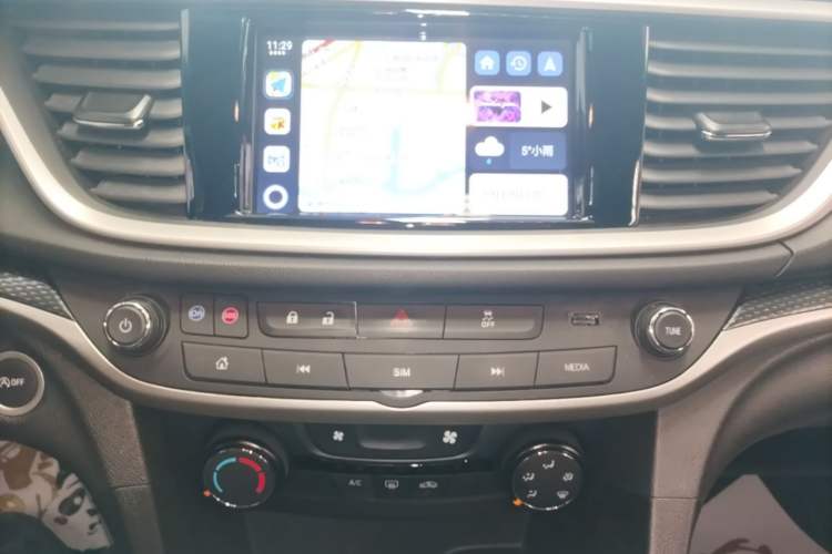 Used Buick GT 2021 Revised Version Flagship 1.5L Automatic Elite Edition Audio And AC Panel
