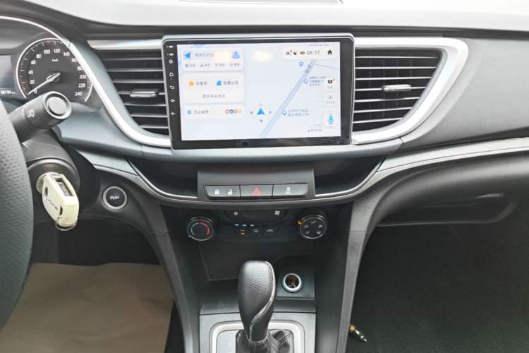 Used Buick GT 2021 Revised Version Flagship 1.5L Automatic Entry-Level Trim Audio And AC Panel
