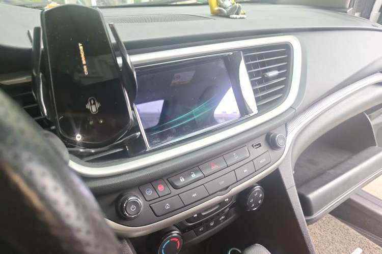 Used Buick GT 2021 Revised Version Flagship 1.5L Automatic Elite Edition Audio And AC Panel