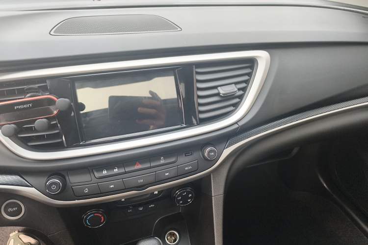 Used Buick GT 2021 Revised Version 1.3T Automatic Mild Hybrid Advanced Edition Audio And AC Panel