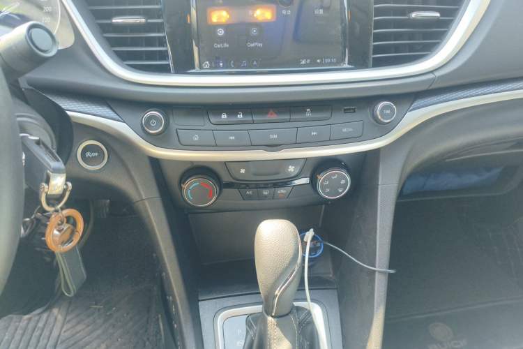 Used Buick GT 2021 Revised Version Flagship 1.5L Automatic Elite Edition Audio And AC Panel