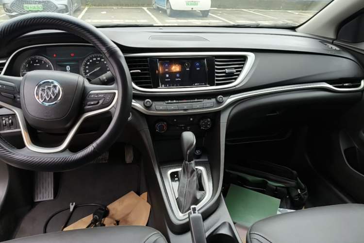Used Buick GT 2021 Revised Version Flagship 1.5L Automatic Entry-Level Trim Audio And AC Panel