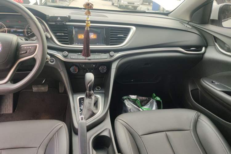 Used Buick GT 2021 Revised Version Flagship 1.5L Automatic Elite Edition Audio And AC Panel