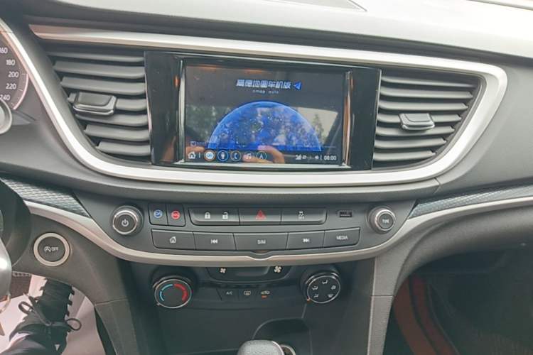 Used Buick GT 2021 Revised Version Flagship 1.5L Automatic Elite Edition Audio And AC Panel
