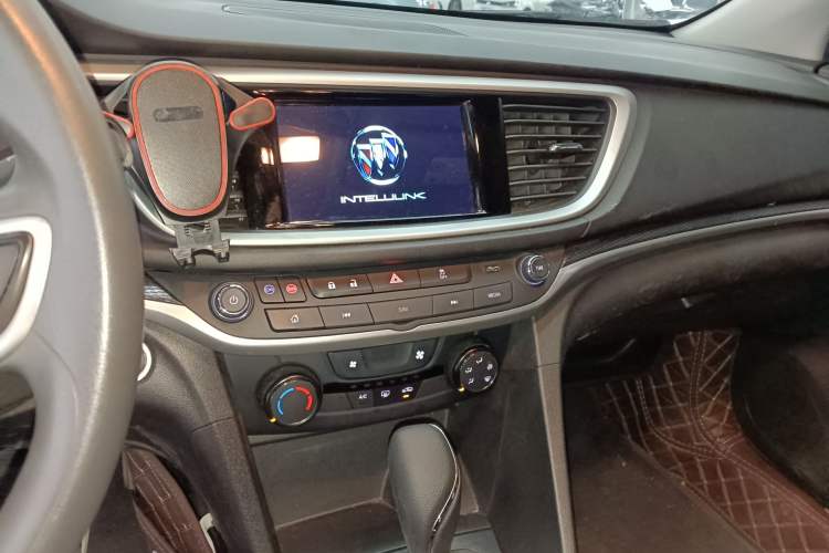 Used Buick GT 2021 Revised Version Flagship 1.5L Automatic Elite Edition Audio And AC Panel