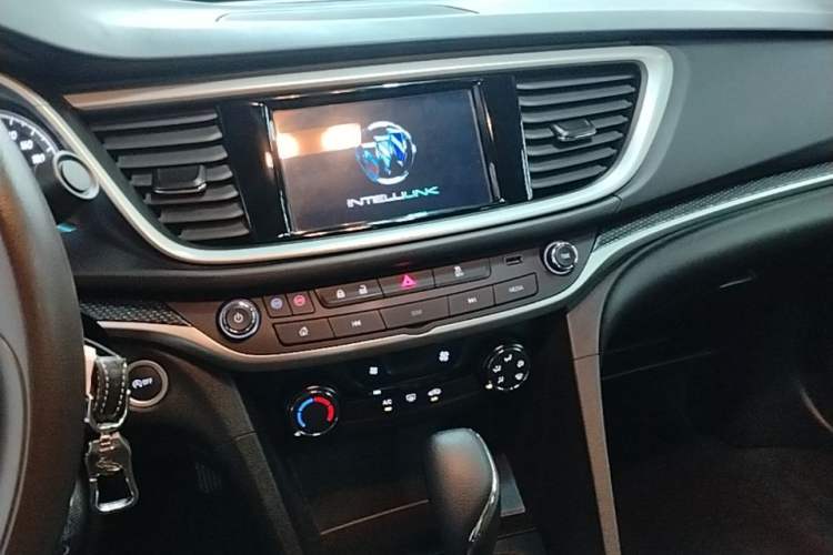 Used Buick GT 2021 Revised Version Flagship 1.5L Automatic Elite Edition Audio And AC Panel