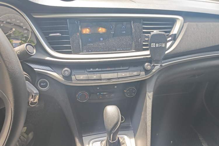 Used Buick GT 2021 Revised Version 1.3T Automatic Mild Hybrid Elite Edition Audio And AC Panel