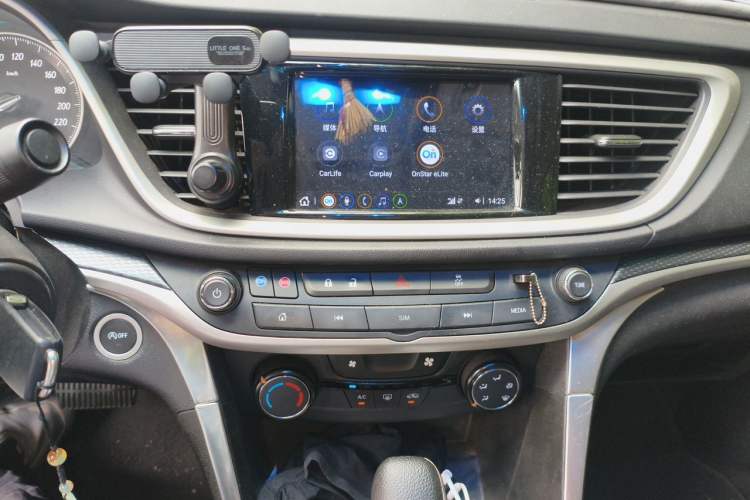 Used Buick GT 2021 Revised Version Flagship 1.5L Automatic Elite Edition Audio And AC Panel
