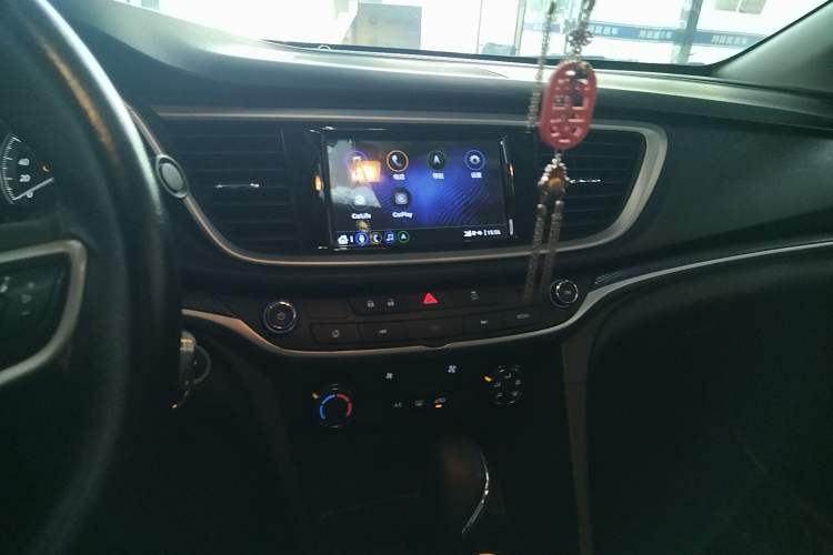 Used Buick GT 2021 Revised Version Flagship 1.5L Automatic Elite Edition Audio And AC Panel