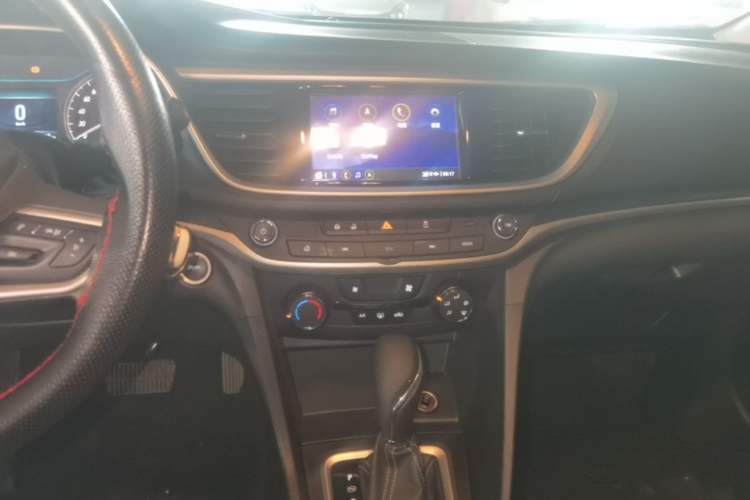 Used Buick GT 2021 Revised Version Flagship 1.5L Automatic Elite Edition Audio And AC Panel