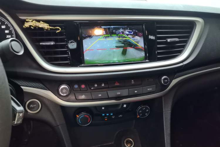 Used Buick GT 2021 Revised Version Flagship 1.5L Automatic Elite Edition Audio And AC Panel