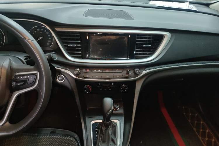 Used Buick GT 2021 Revised Version Flagship 1.5L Automatic Elite Edition Audio And AC Panel