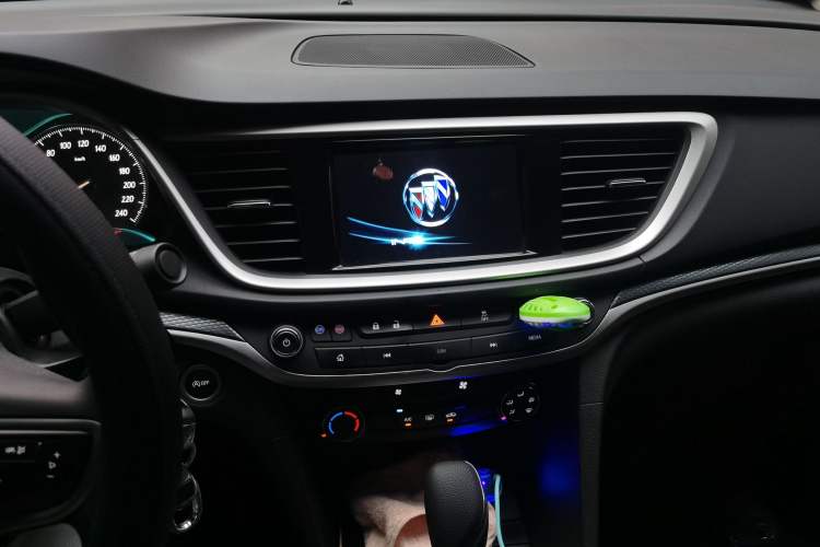 Used Buick GT 2021 Revised Version Flagship 1.5L Automatic Elite Edition Audio And AC Panel