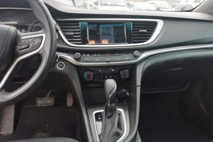 Used Buick GT 2021 Revised Version Flagship 1.5L Automatic Elite Edition Audio And AC Panel