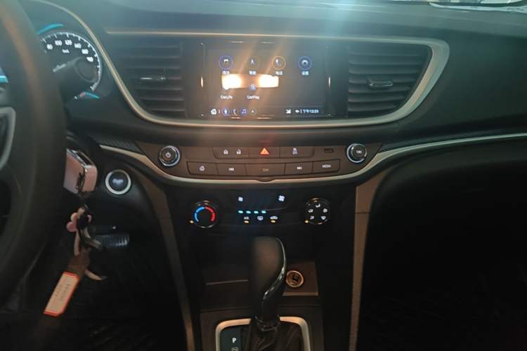 Used Buick GT 2021 Revised Version Flagship 1.5L Automatic Entry-Level Trim Audio And AC Panel