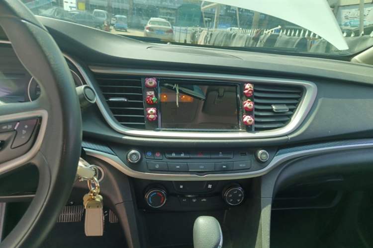 Used Buick GT 2021 Revised Version Flagship 1.5L Automatic Elite Edition Audio And AC Panel