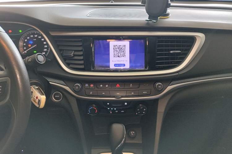 Used Buick GT 2021 Revised Version Flagship 1.5L Automatic Elite Edition Audio And AC Panel