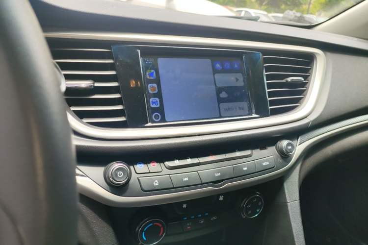 Used Buick GT 2021 Revised Version Flagship 1.5L Automatic Elite Edition Audio And AC Panel