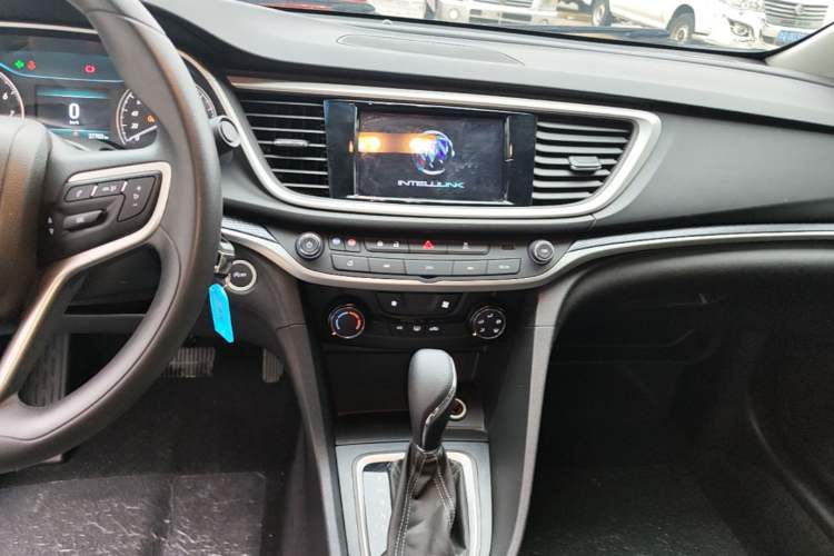 Used Buick GT 2021 Revised Version Flagship 1.5L Automatic Elite Edition Audio And AC Panel
