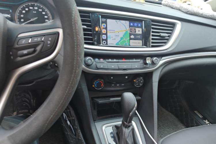Used Buick GT 2021 Revised Version Flagship 1.5L Automatic Elite Edition Audio And AC Panel