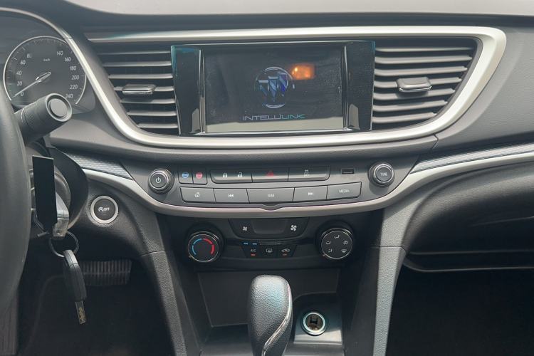 Used Buick GT 2021 Revised Version Flagship 1.5L Automatic Elite Edition Audio And AC Panel