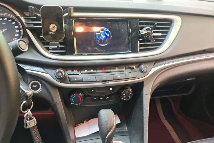 Used Buick GT 2021 Revised Version Flagship 1.5L Automatic Elite Edition Audio And AC Panel