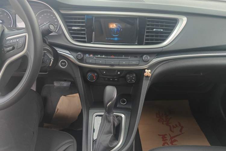 Used Buick GT 2021 Revised Version Flagship 1.5L Automatic Elite Edition Audio And AC Panel