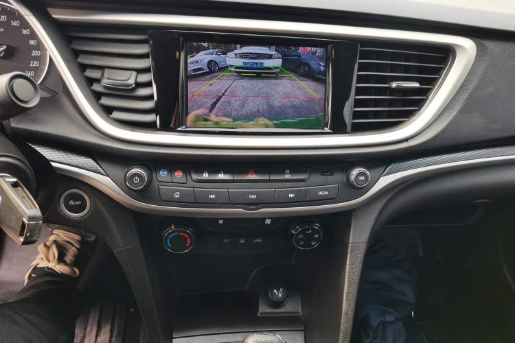 Used Buick GT 2021 Revised Version Flagship 1.5L Automatic Elite Edition Audio And AC Panel