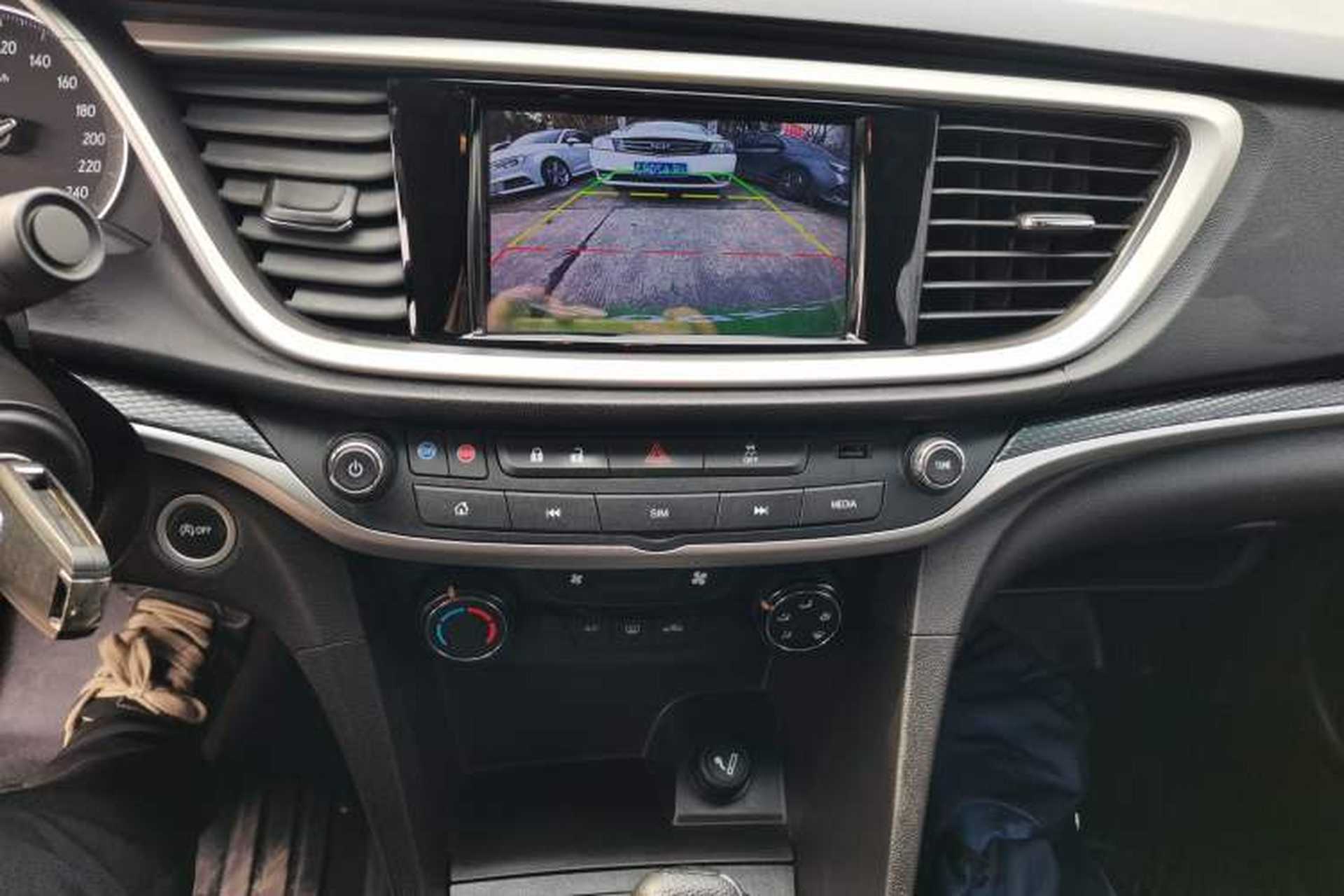 Used Buick GT 2021 Revised Version Flagship 1.5L Automatic Elite Edition Audio And AC Panel
