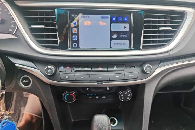 Used Buick GT 2021 Revised Version Flagship 1.5L Automatic Elite Edition Audio And AC Panel
