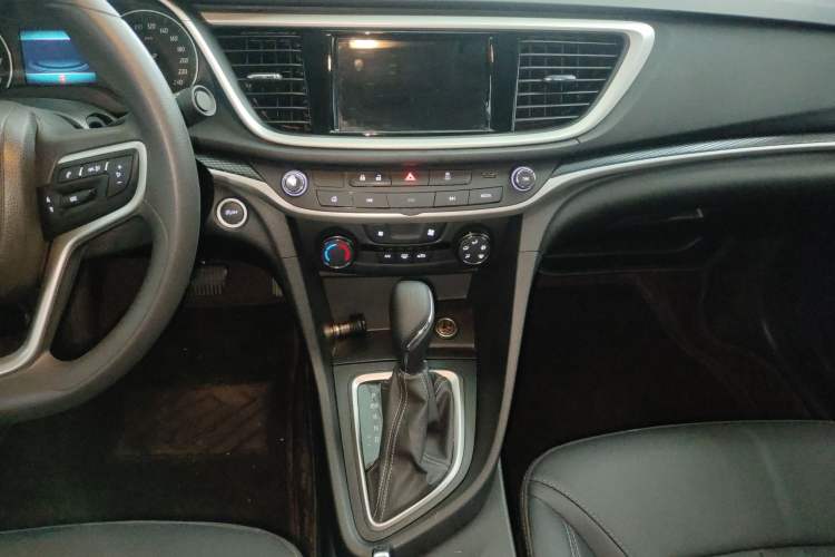 Used Buick GT 2021 Revised Version Flagship 1.5L Automatic Elite Edition Audio And AC Panel