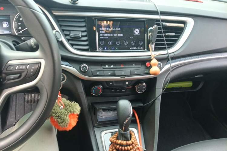 Used Buick GT 2021 Revised Version Flagship 1.5L Automatic Elite Edition Audio And AC Panel