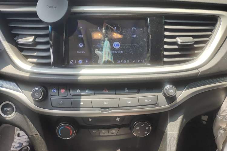 Used Buick GT 2021 Revised Version Flagship 1.5L Automatic Elite Edition Audio And AC Panel
