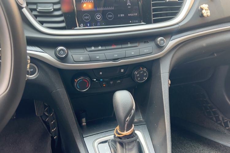 Used Buick GT 2021 Revised Version Flagship 1.5L Automatic Elite Edition Audio And AC Panel