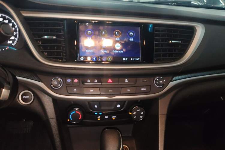 Used Buick GT 2021 Revised Version Flagship 1.5L Automatic Elite Edition Audio And AC Panel
