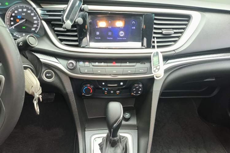 Used Buick GT 2021 Revised Version Flagship 1.5L Automatic Elite Edition Audio And AC Panel