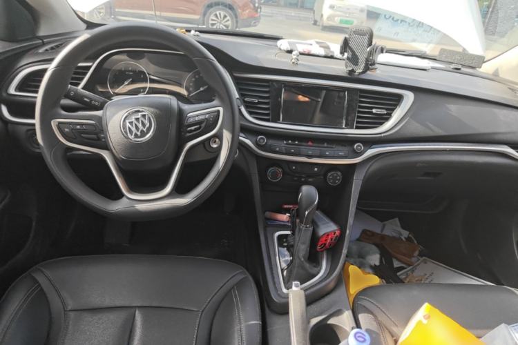 Used Buick GT 2021 Revised Version Flagship 1.5L Automatic Entry-Level Trim Center Console