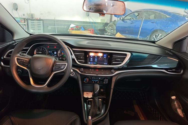 Used Buick GT 2021 Revised Version Flagship 1.5L Automatic Elite Edition Center Console