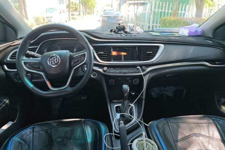 Used Buick GT 2021 1.3T Automatic Mild Hybrid Elite Version Center Console