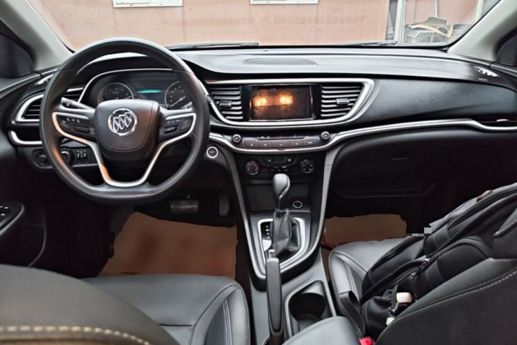 Used Buick GT 2021 Revised Version Flagship 1.5L Automatic Entry-Level Trim Center Console