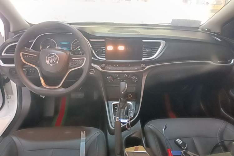 Used Buick GT 2021 Revised Version Flagship 1.5L Automatic Elite Edition Center Console