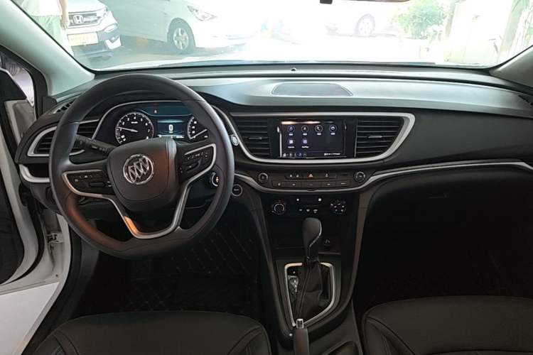 Used Buick GT 2021 Revised Version Flagship 1.5L Automatic Entry-Level Trim Center Console