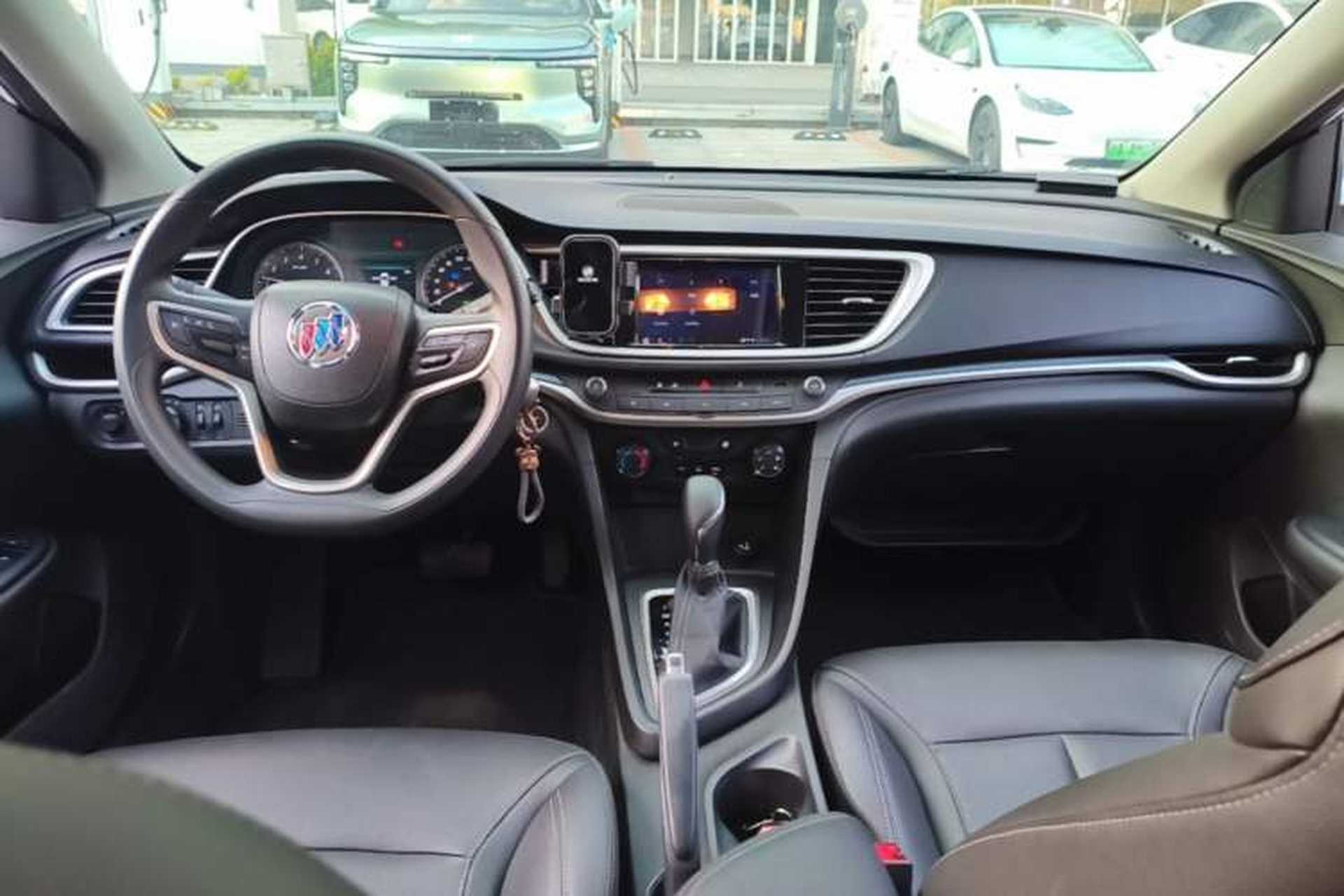 Used Buick GT 2021 Revised Version Flagship 1.5L Automatic Elite Edition Center Console