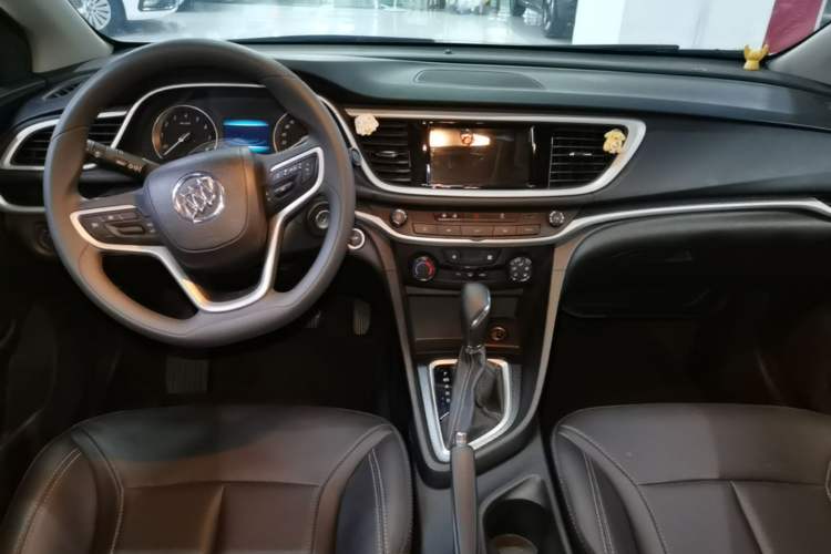Used Buick GT 2021 Revised Version Flagship 1.5L Automatic Entry-Level Trim Center Console