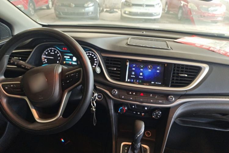 Used Buick GT 2021 Revised Version Flagship 1.5L Automatic Entry-Level Trim Center Console