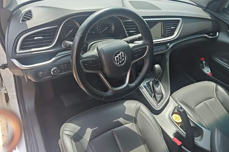 Used Buick GT 2021 1.3T Automatic Mild Hybrid Elite Version Center Console
