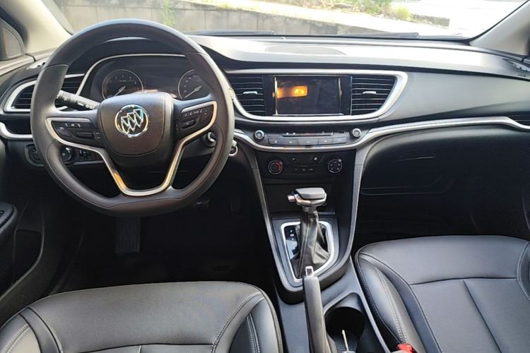 Used Buick GT 2021 Revised Version Flagship 1.5L Automatic Entry-Level Trim Center Console